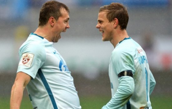 Семак отметил отличную сочетаемость в атаке Дзюбы и Кокорина