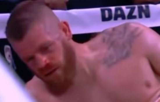 Бетербиев нокаутировал Джонсона в 4-м раунде: полный бой (Видео)