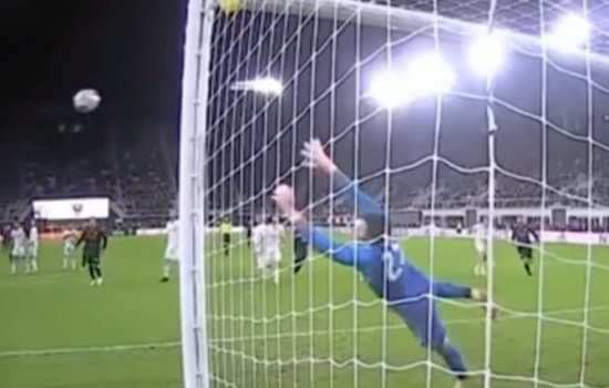 Руни забил шикарный гол со штрафного (Видео)