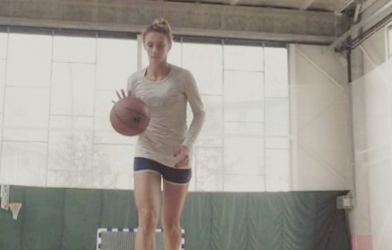 Леся Цуренко: горячие Инстаграм фото в купальнике