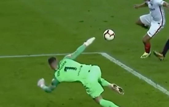 Вратарь Барселоны Тер Штеген сотворил два потрясающих двойных «сэйва» (Видео)