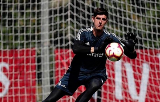 Вратарь «Реала» Куртуа заявил, что «не переживёт» приход в команду Конте или Моуринью