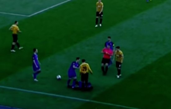 Аршавина выгнали с поля за грубое нарушение в чемпионате Казахстана (Видео)