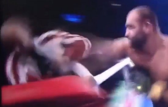 Грузинский боксер Леван Шония попытался избить своего тренера (Видео)