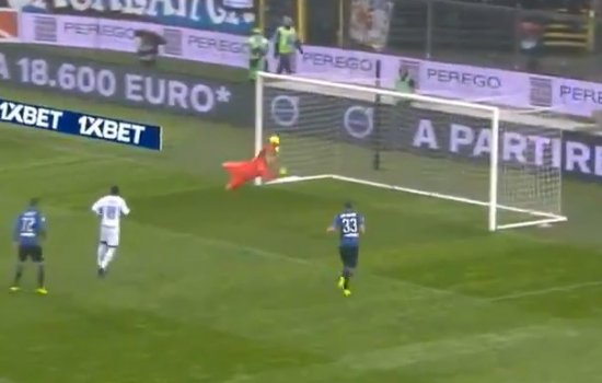 Вратарь «Интера» Ханданович совершил потрясающий двойной «сэйв» (Видео)