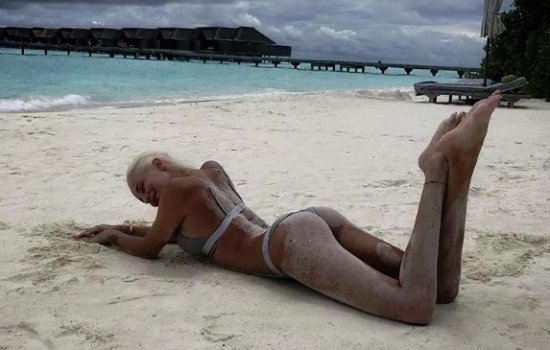 Яна Кудрявцева: откровенные фото в купальнике (Инстаграм)