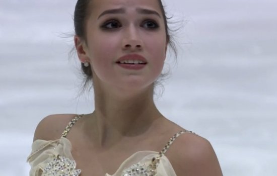Алина Загитова - лидер после исполнения короткой программы на Гран-при России (видео)