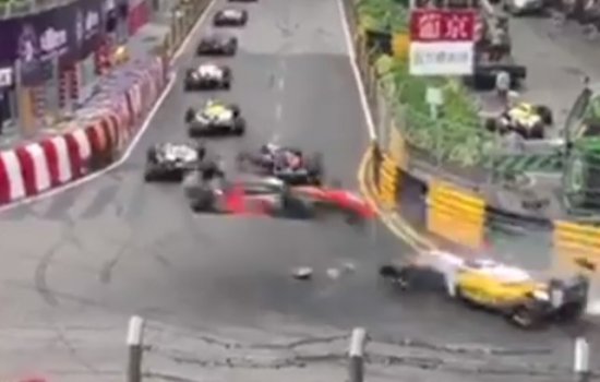 17-летняя София Флерш попала в чудовищную аварию в Формуле-3 (Видео)