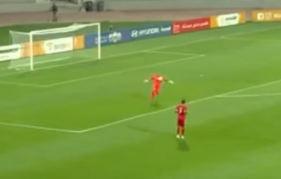 Вратарь Иордании забил курьезный гол с 88-ми метров (Видео)