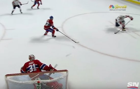 Овечкин похлопал вратарю соперника за фантастический «сэйв» на последней секунде матча (Видео)