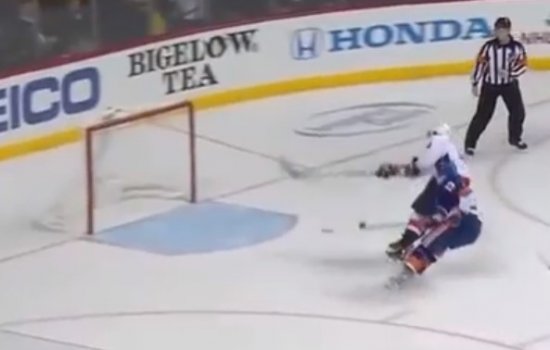 Овечкин стал 15-ым по шайбам в истории НХЛ (Видео)