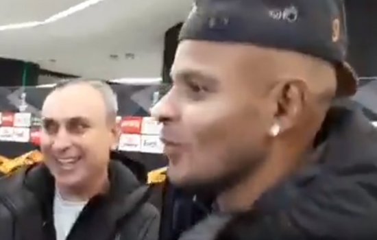 Переводчик «поглумился» над Ари, пересказав ему повторно фразу на русском (Видео)