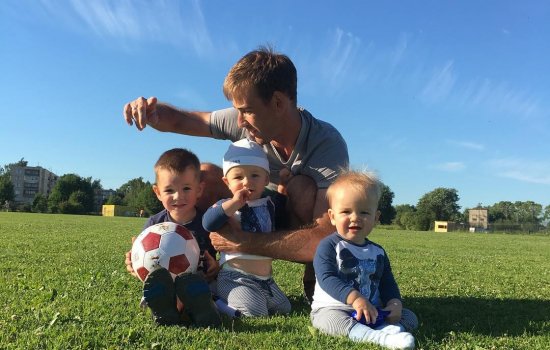 Дмитрий Малышко с сыновьями