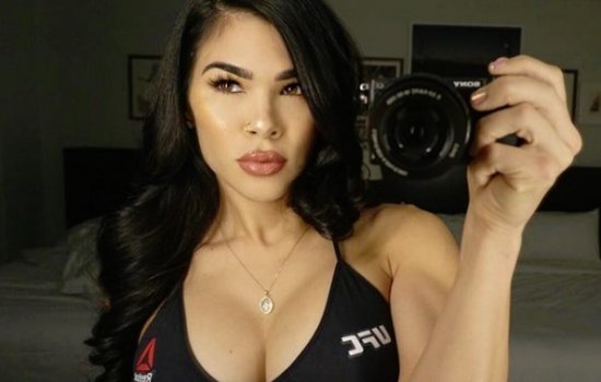 Рейчел Остович: горячие фото в купальнике (Инстаграм)