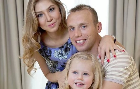 В сеть попали доказательства, где Денис Глушаков угрожает убить жену (Аудио)