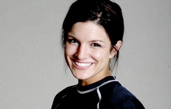 Джина Карано: откровенные фото в купальнике