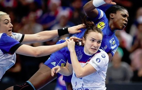 Россия уступила Франции в финале чемпионата Европы по гандболу