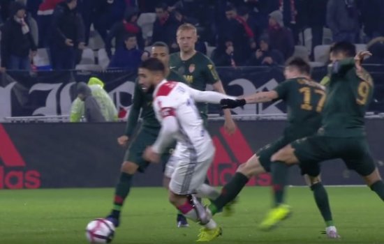 Александр Головин получил удаление уже на 3-й секунде второго тайма (Видео)