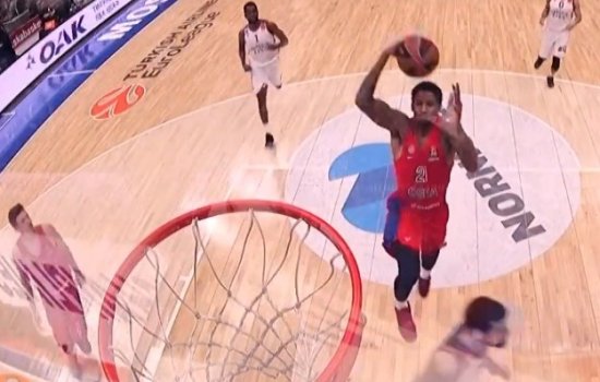 ЦСКА победил турецкий Эфес и закрепился на 3-м месте в Евролиге