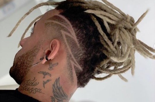Бразилец Неймар решил сменить «прикид» и сделал дреды