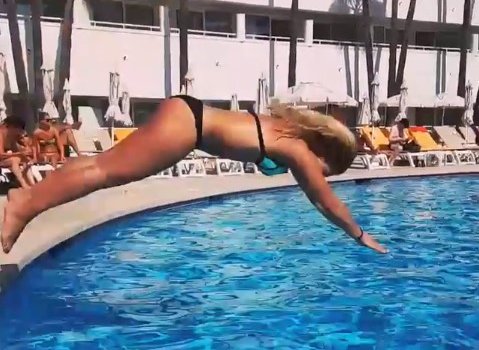 Ольга Харлан: фото в купальнике (Инстаграм)