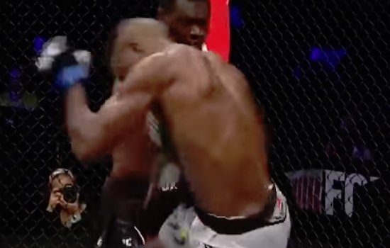 Юрайа Холл нокаутировал соперника фантастическим встречным ударом (Видео)