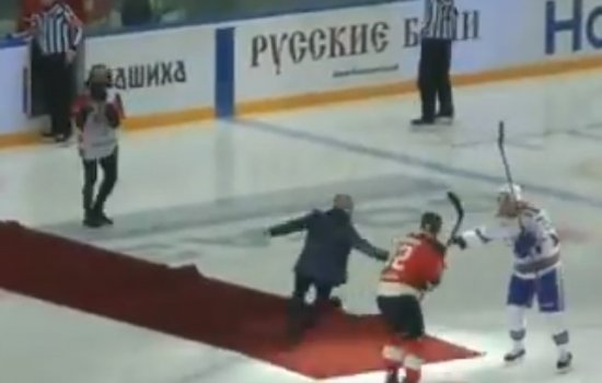 Моуринью даже на хоккее умудрился опозориться (Видео) Моуринью даже на хоккее умудрился опозориться (Видео)