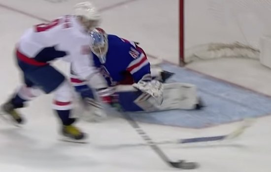 Овечкин не смог забить буллит, но помогли судьи