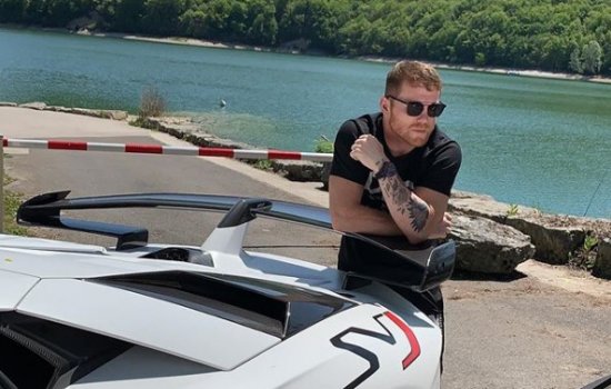 Сауль Альварес гоняет по Монако на спортивной машине (Видео)