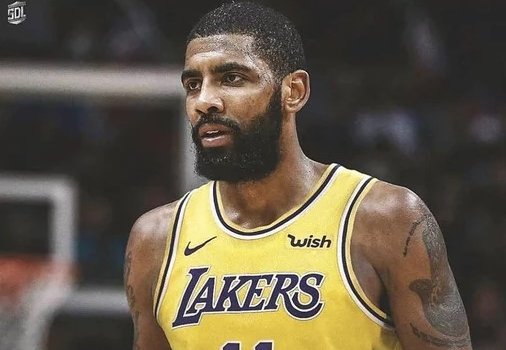 Леброн поставил «лайк» фотке Ирвинга в майке «Лейкерс»