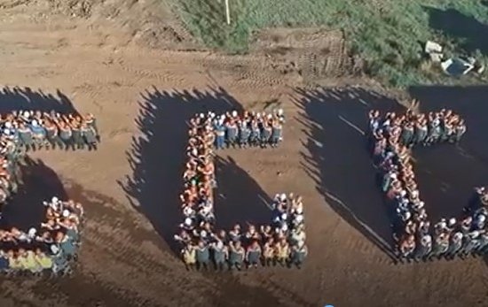 Горняки Шубарколя поддержали Головкина ярким перфомансом «GGG»