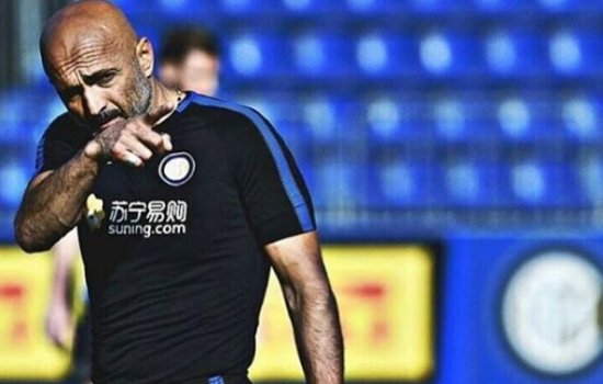 Лучано Спаллетти показал коллекцию звездных футболок