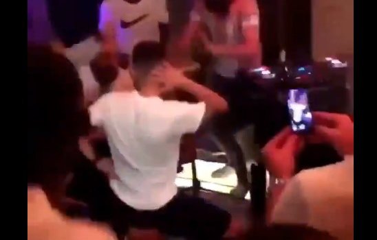Эден Азар отметил победу над «Арсеналом» в ночном клубе (Видео)