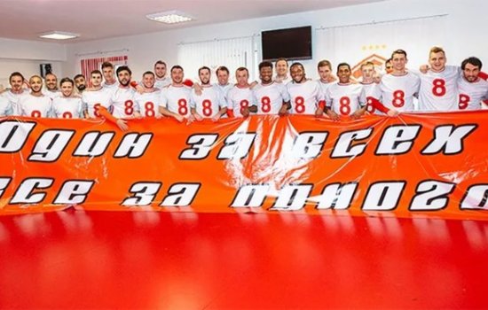 Денис Глушаков и Дмитрий Комбаров ушли из «Спартака» в один день Денис Глушаков и Дмитрий Комбаров ушли из «Спартака» в один день