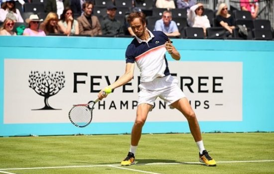 Даниил Медведев вышел в полуфинал на турнире в Лондоне