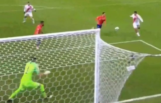 Перу сенсационно разгромили Чили в полуфинале Кубка Америки