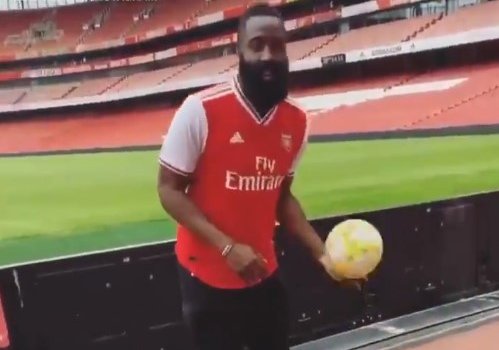 Джеймс Харден побывал на стадионе «Арсенала»