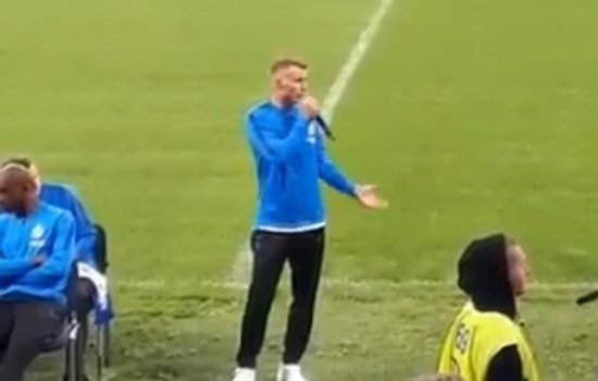 Паршивлюк не стал целовать эмблему «Динамо» на встрече с болельщиками (Видео)