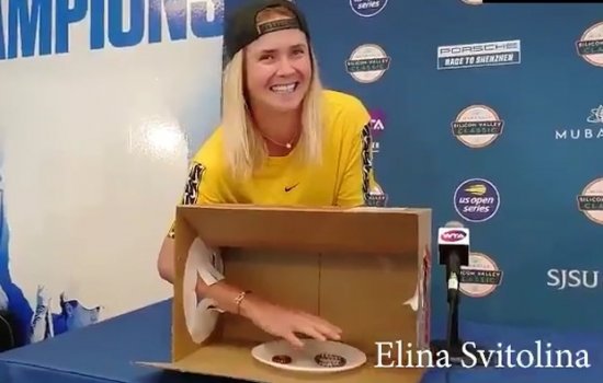 Свитолина, Анисимова и Мертенс приняли участие в конкурсе «Что в коробке?» (Видео)