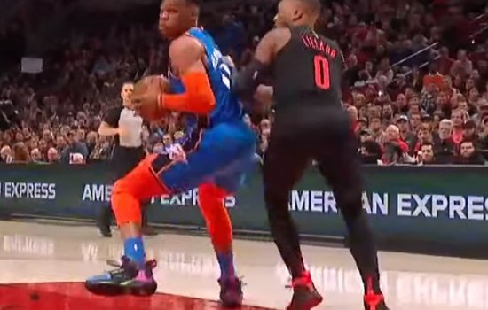 ТОП моментов НБА 2018-19 с разворотами (Видео)