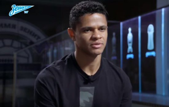 Защитник «Зенита» Дуглас Сантос рассказал про Халка, Неймара и школьные прогулы (Видео)