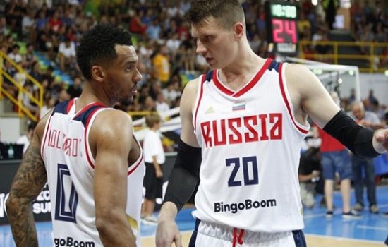 Сборная России по баскетболу на последних секундах вырвала победу против Италии