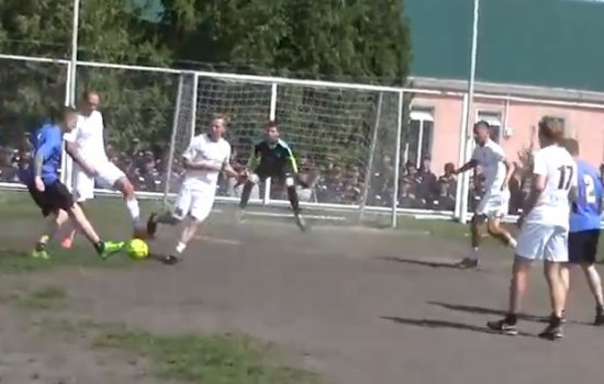 Гол Павла Мамаева в товарищеском матче в колонии (Видео)