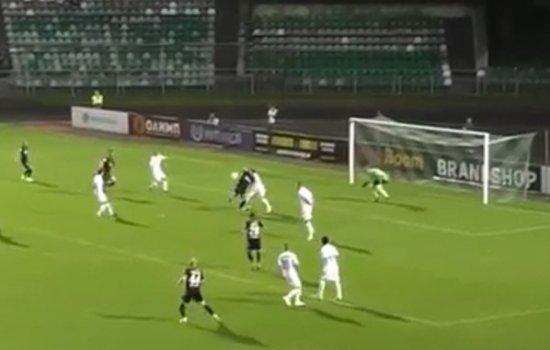 Футболист «Торпедо» Иван Сергеев забил шикарный гол пяткой в ФНЛ (Видео)