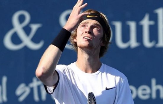 Медведев и Хачанов поздравили Рублева с победой над Федерером (Видео)