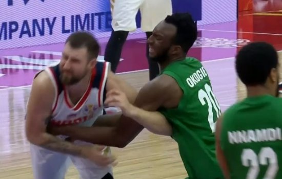 Россия с трудом победила Нигерию в стартовом матче на ЧМ по баскетболу