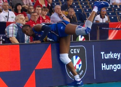 Россия проиграла Италии в 1/4 финала женского ЧЕ по волейболу Россия проиграла Италии в 1/4 финала женского ЧЕ по волейболу