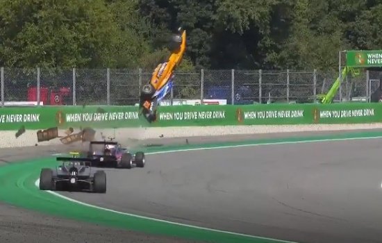 Пилот «Формулы-3» Алекс Перони попал в аварию (Видео)