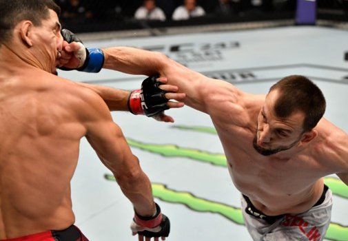 Салихов с одного удара нокаутировал Талеба на UFC (Видео)