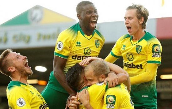 «Манчестер Сити» потерпел первое поражение в АПЛ от «Норвича» (голы, обзор)